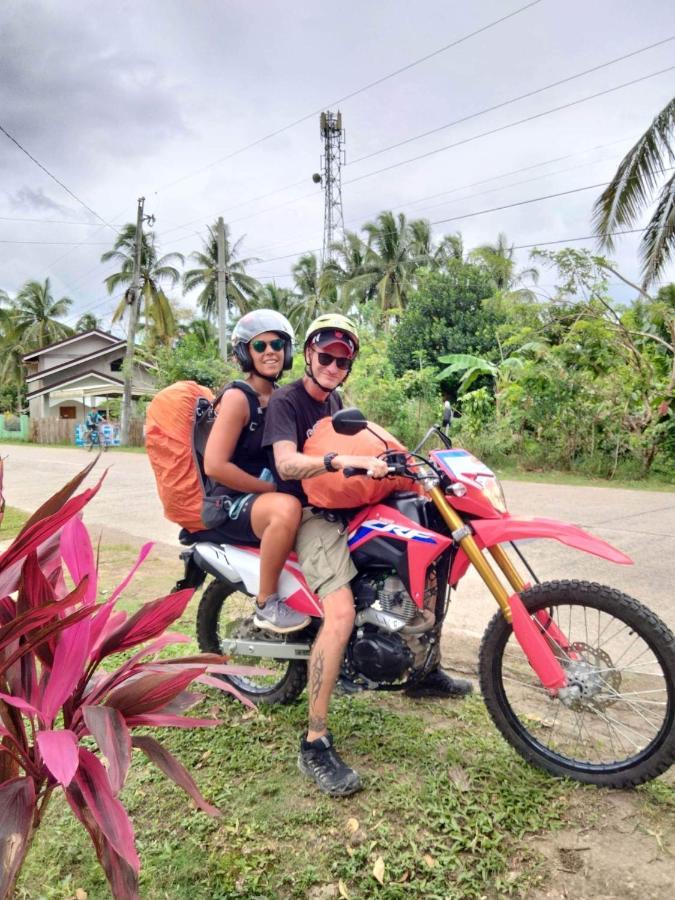 Roca'S Homestay Backpackers Chalet Batuan エクステリア 写真