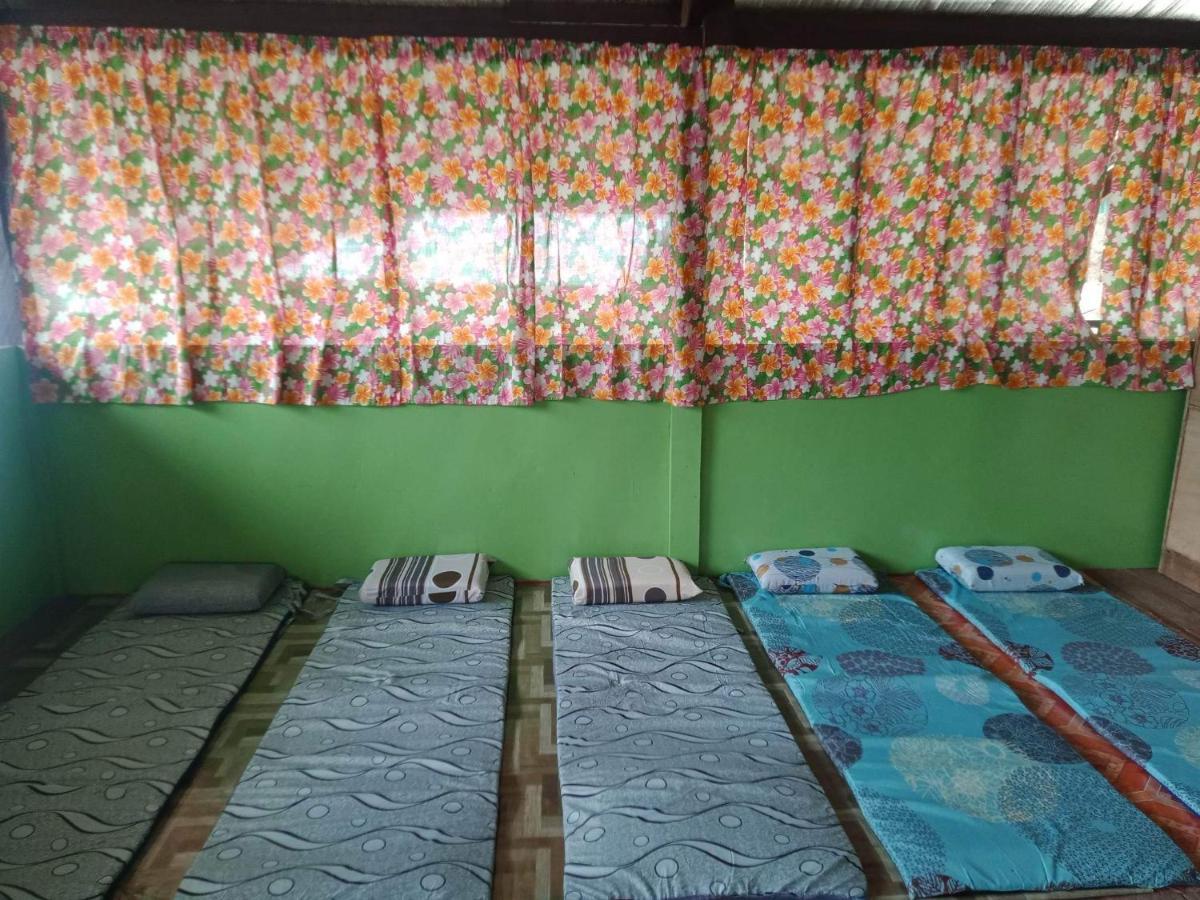 Roca'S Homestay Backpackers Chalet Batuan エクステリア 写真