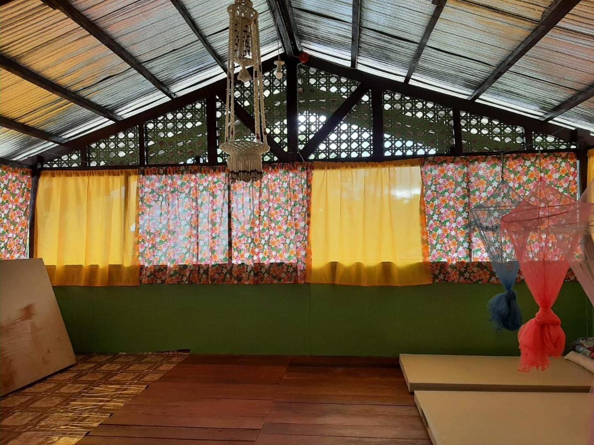 Roca'S Homestay Backpackers Chalet Batuan エクステリア 写真