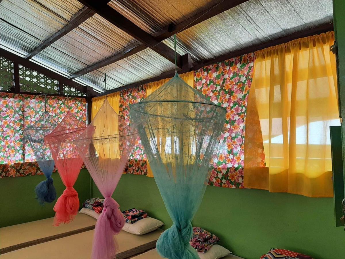 Roca'S Homestay Backpackers Chalet Batuan エクステリア 写真