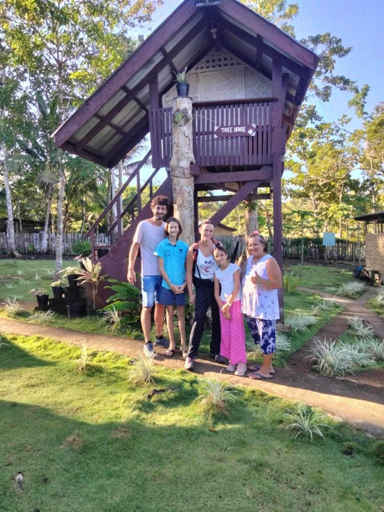 Roca'S Homestay Backpackers Chalet Batuan エクステリア 写真