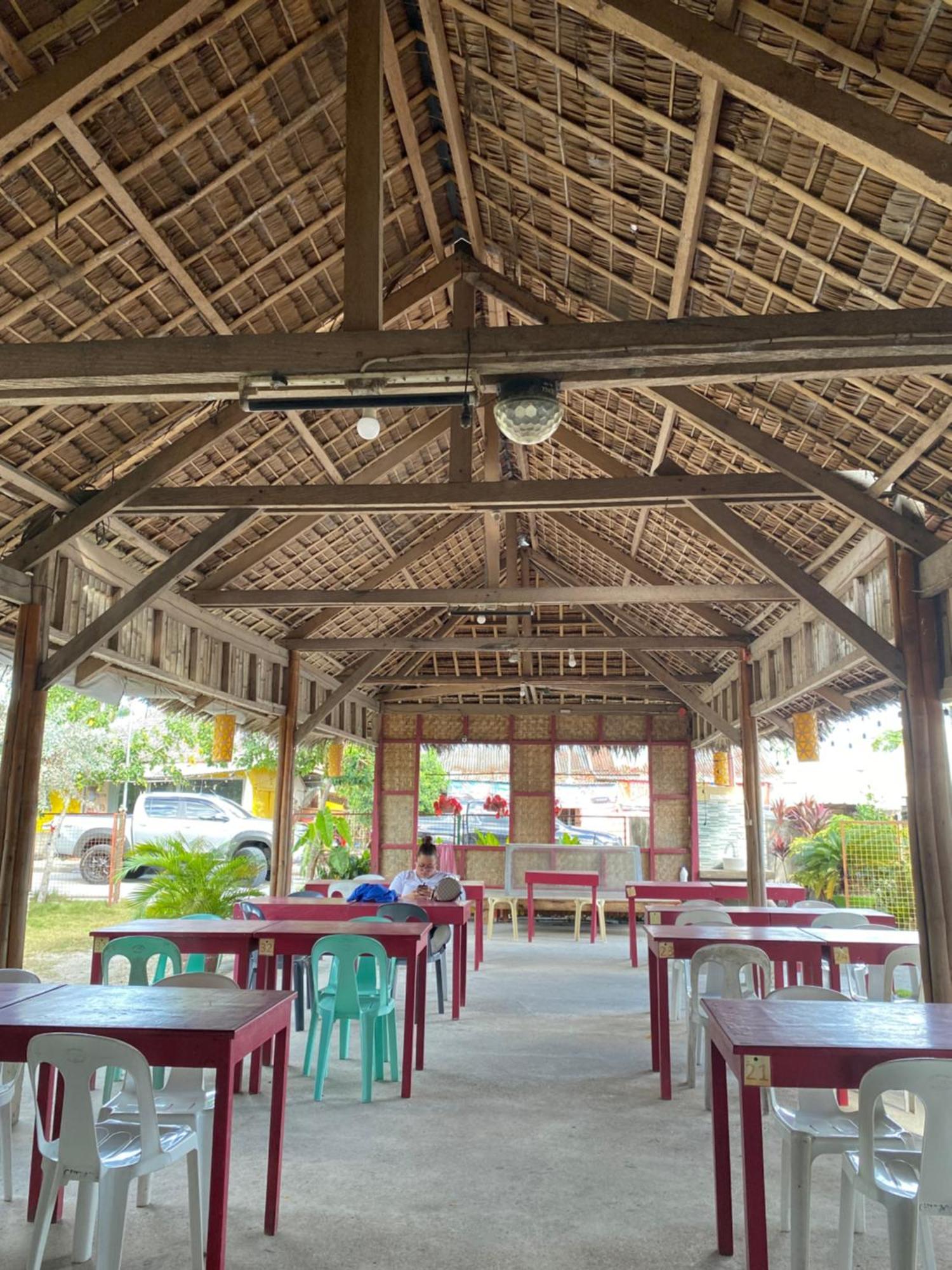 Roca'S Homestay Backpackers Chalet Batuan エクステリア 写真
